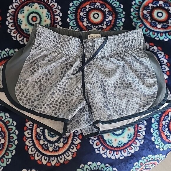 Nike Running Shorts - Picture 1 of 4